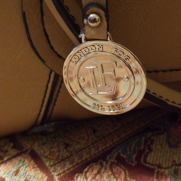 London Fog handbag - Picture 2 of 5